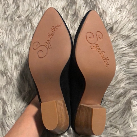 Slip Ons - Picture 3 of 3